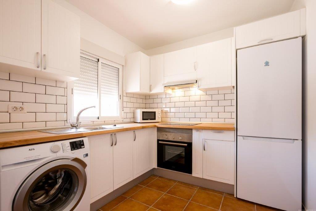 2 Bedroom Apartments Los Cristianos Beach Tenerife Tamaragua Арона Екстер'єр фото